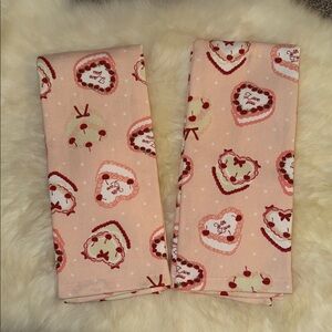 Valentines heart cake hand towels